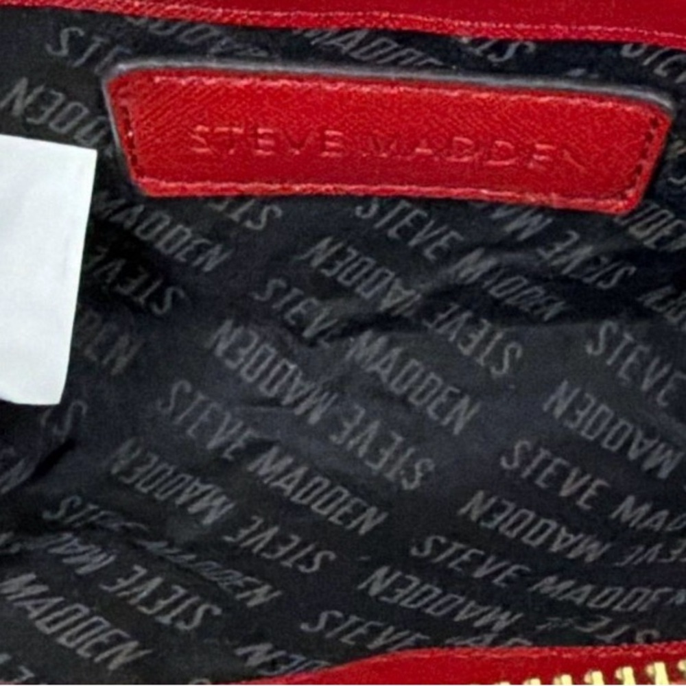 Steve Madden Bold Red Crossbody Bag - Picture 4 of 4